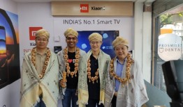 雷军带领小米三大高管现身印度，这是现实版的西游记吗